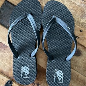 Vans Makena Women’s flip flops size 9